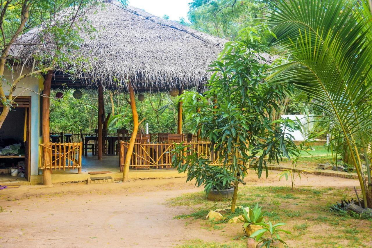 King'S Elephant Cabanas & Restaurant Tangalle Buitenkant foto
