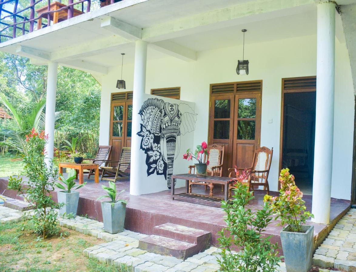 King'S Elephant Cabanas & Restaurant Tangalle Buitenkant foto